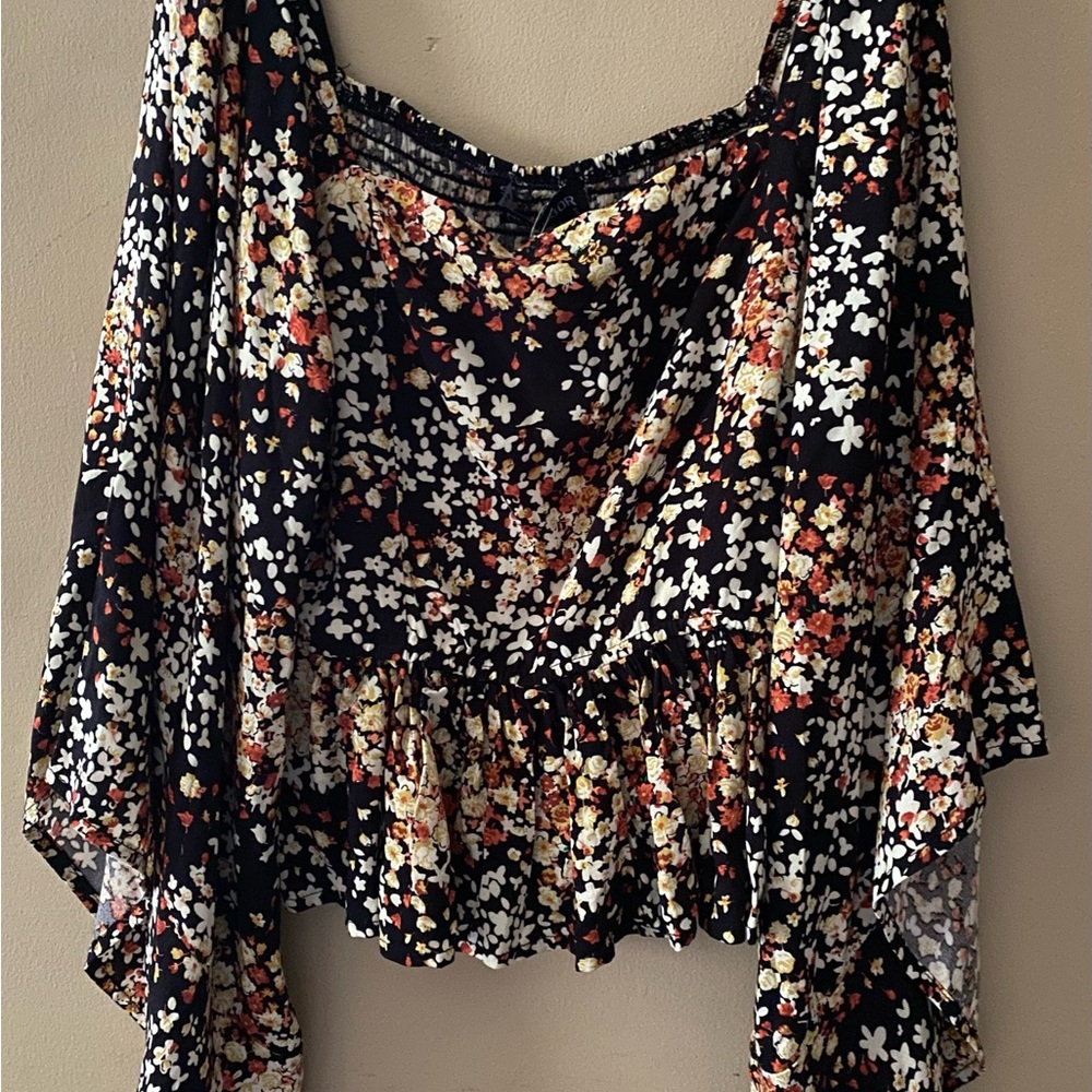 Women’s Shop Neighbor Los Angeles Rose & Remington Boho Floral Print Top - Picture 3 of 10